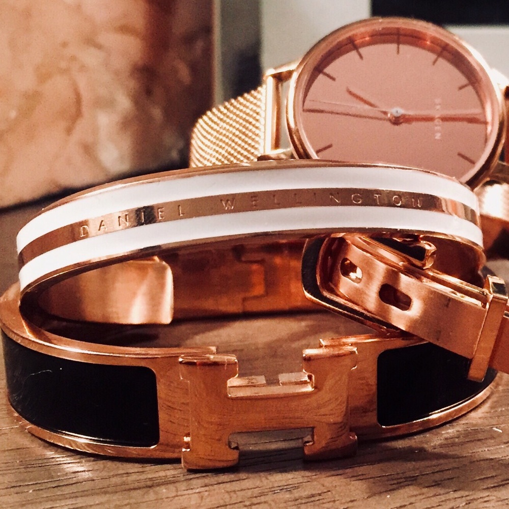 Daniel Wellington Rose Gold and White Bangle